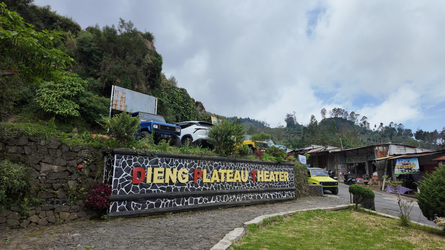 Gallery Dieng platheu theater