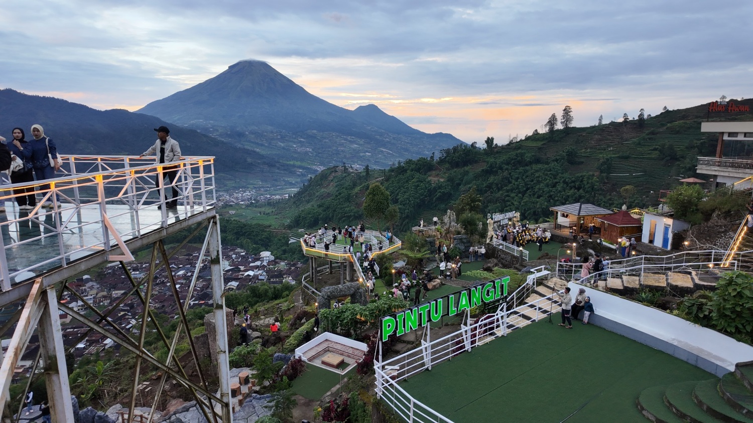 Gallery Pintu langit