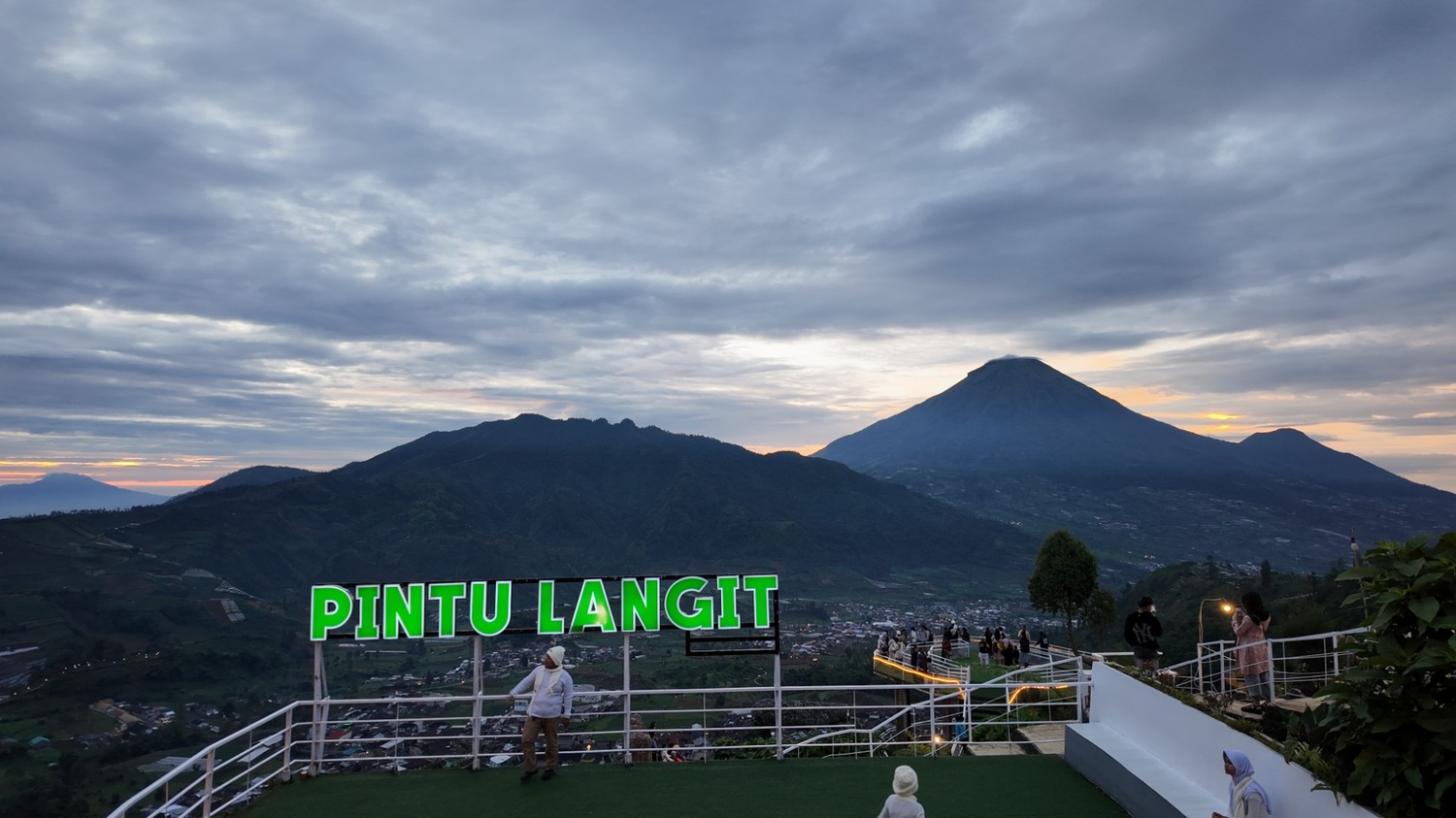 Gallery Pintu langit