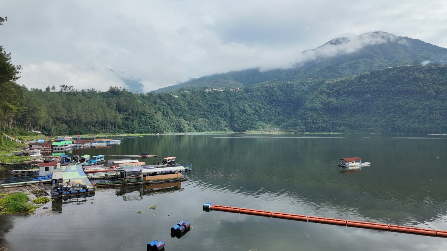 Gallery Telaga Menjer
