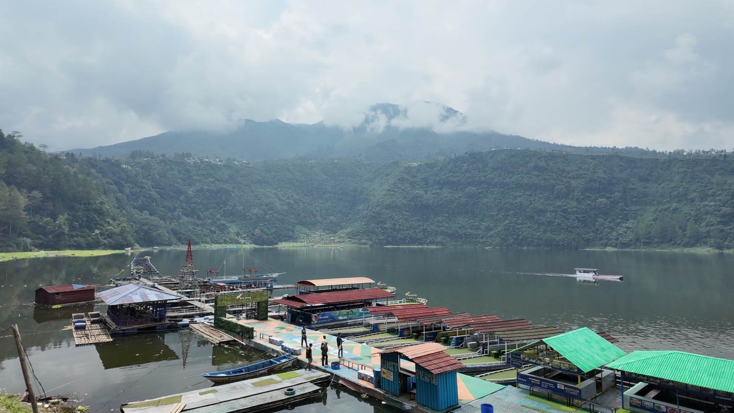 Gallery Telaga Menjer