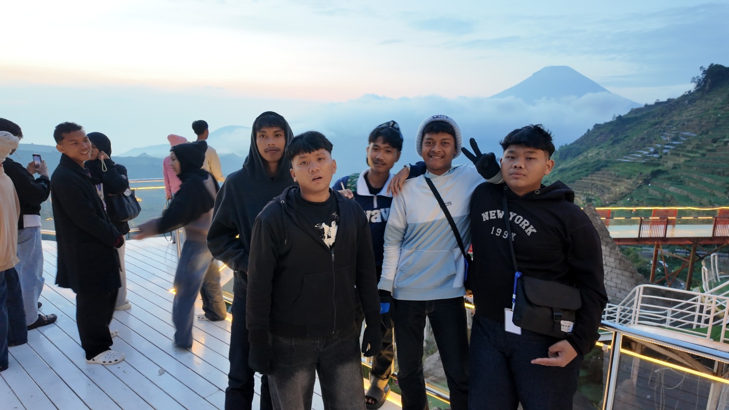 Gallery Maha sky Batu angkruk