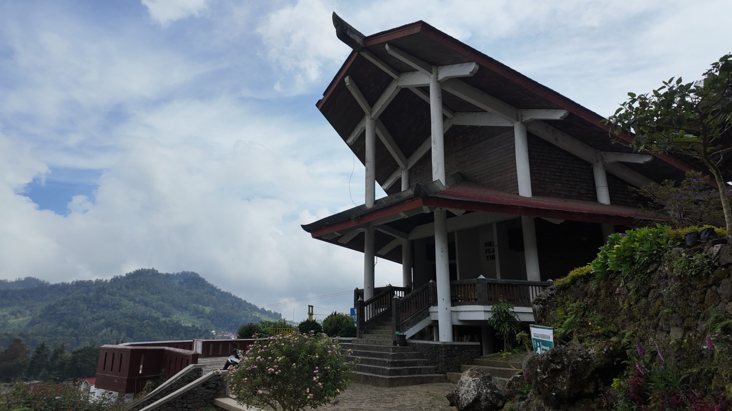 Gallery Dieng platheu theater